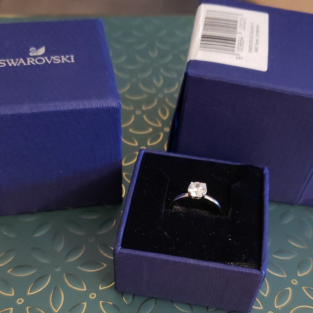 NWT Swarovski Silver Ring with Sparkling Crystal